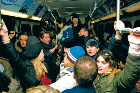 216-packed_bus_jamo