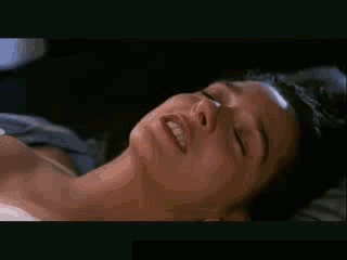 Czy Charlie Sheen ma dużego penisa