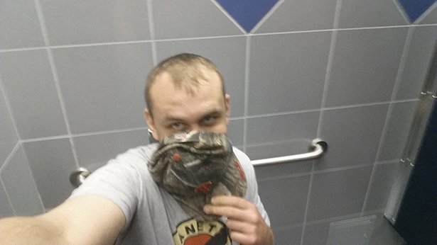 Toilet Selfies Are The Latest Thing To Take Over The Internet ...