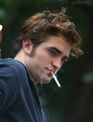 Hollywood stars who smoke cigarettes